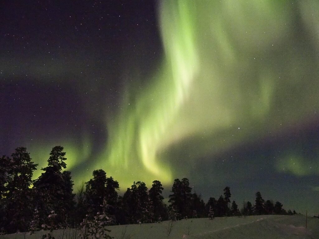 aurora borealis, finland, inari-2163332.jpg