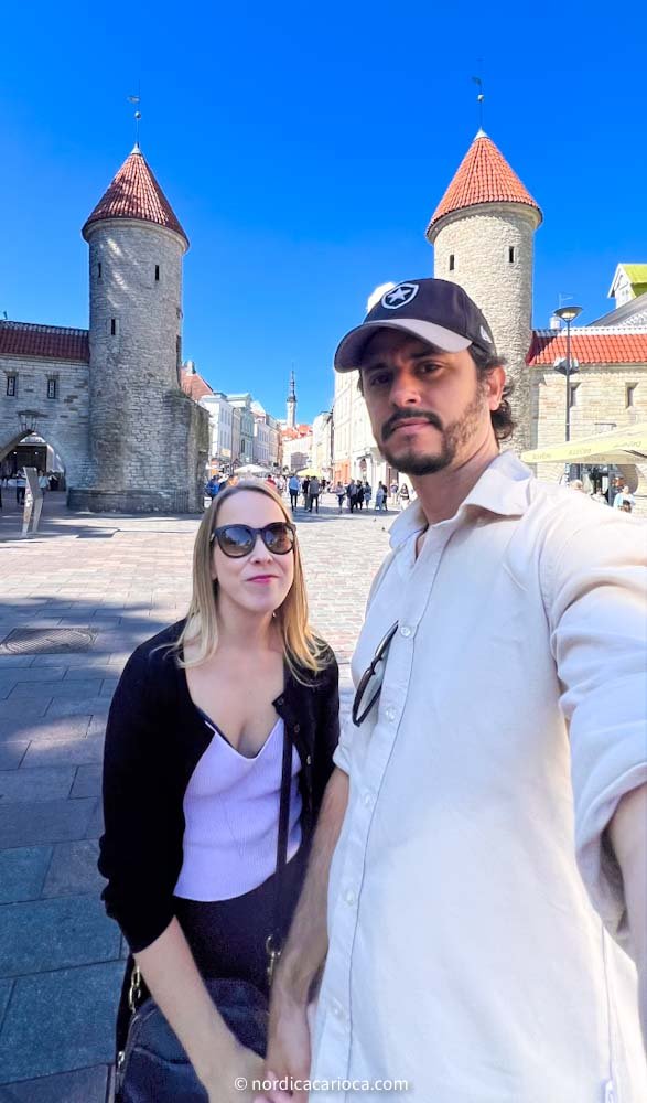 couple in front of Viru Gate in Tallinn. 